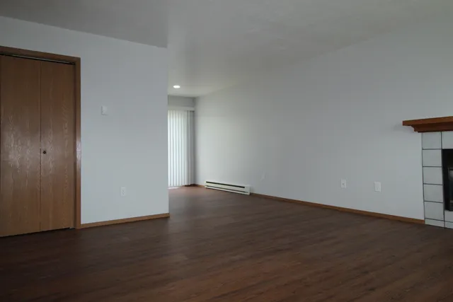 $1,595 | 1020 West Lacrosse Avenue, Spokane, WA 99205