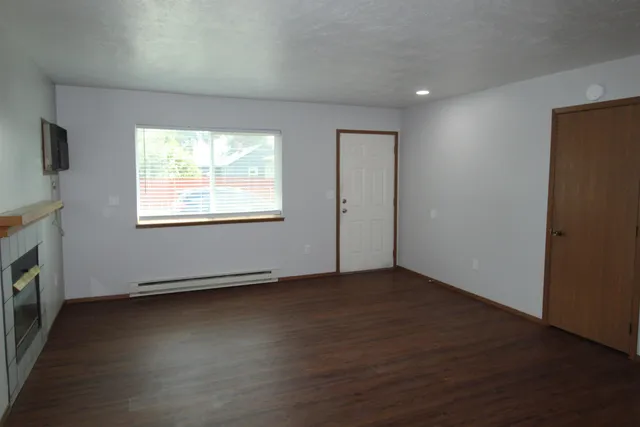 $1,595 | 1020 West Lacrosse Avenue, Spokane, WA 99205