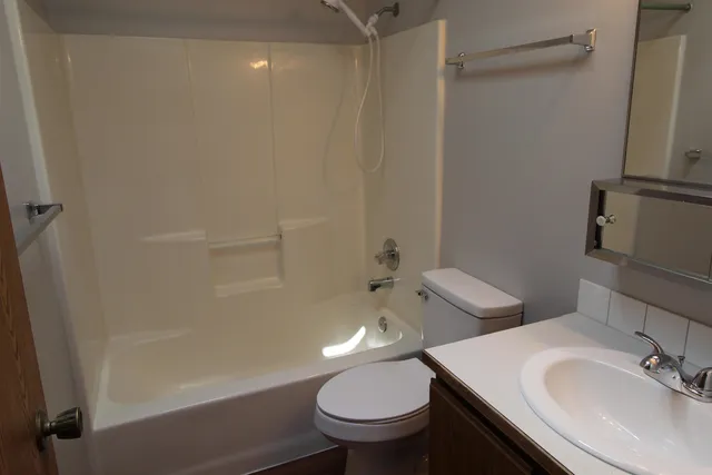 $1,595 | 1020 West Lacrosse Avenue, Spokane, WA 99205