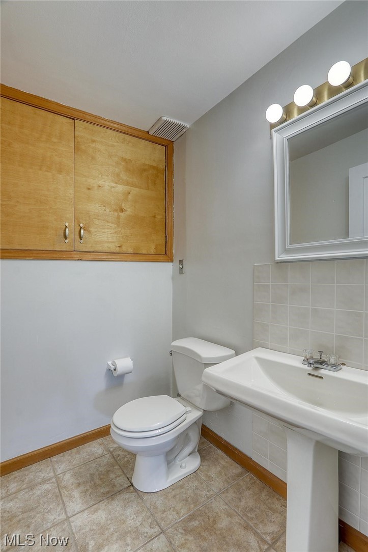 10722 Thwing Road Chardon, OH 44024 - Photo 18 of 34 First floor half bath