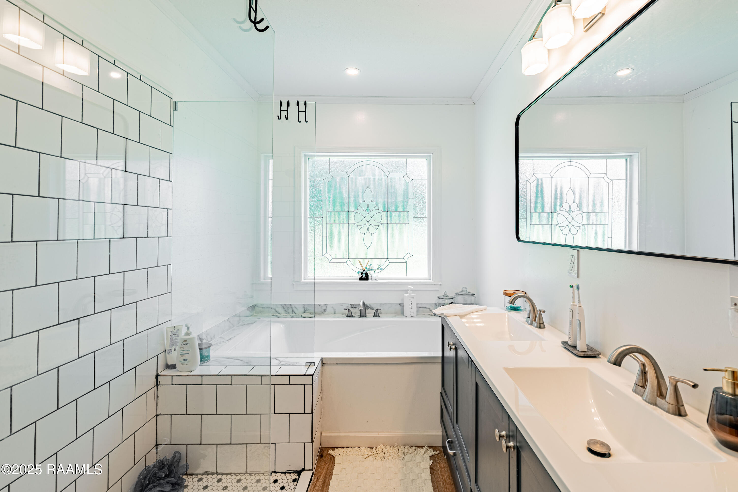 407 North Foote Avenue Kaplan, LA 70548 - Photo 16 of 24 Primary Bath