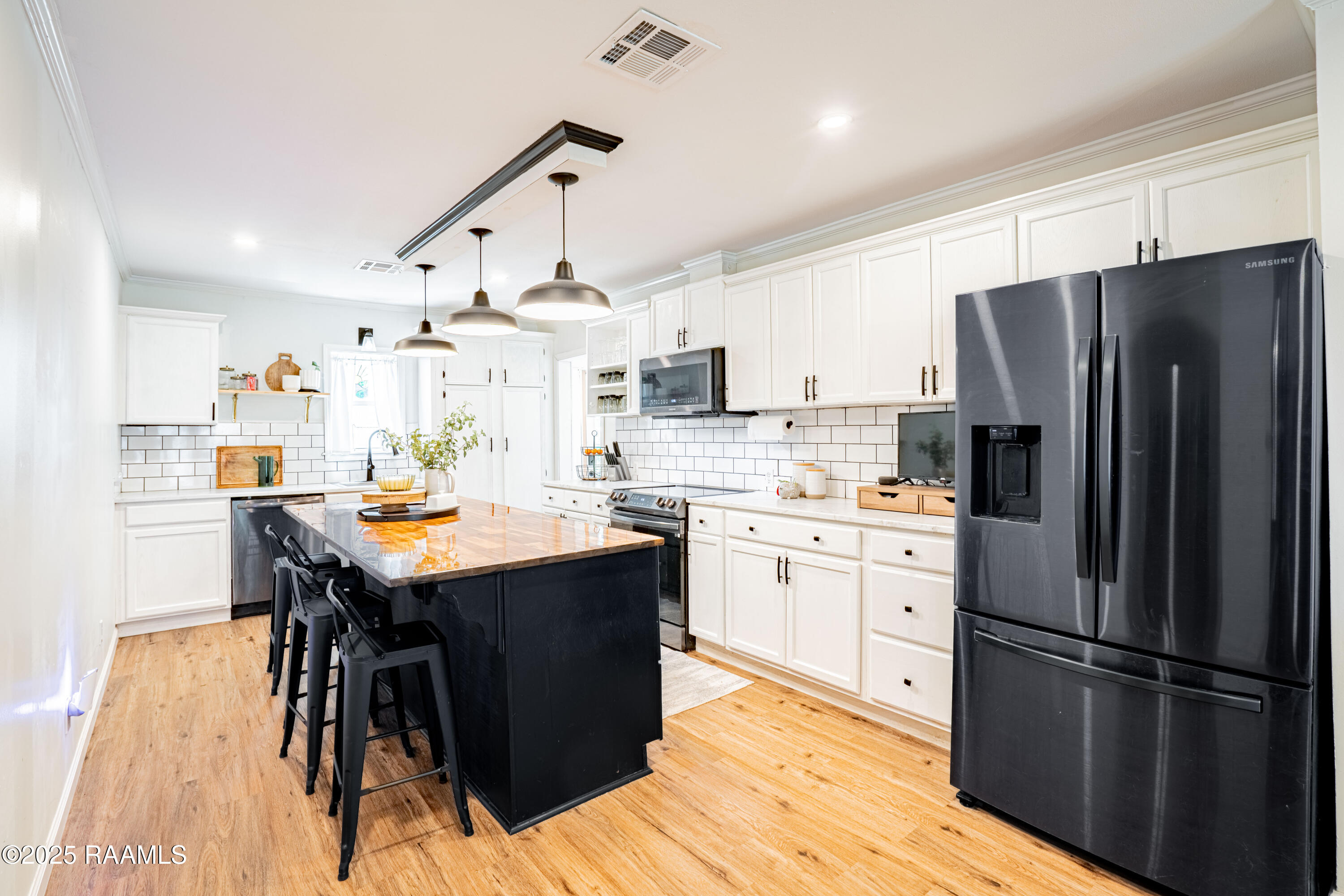 407 North Foote Avenue Kaplan, LA 70548 - Photo 10 of 24 Kitchen