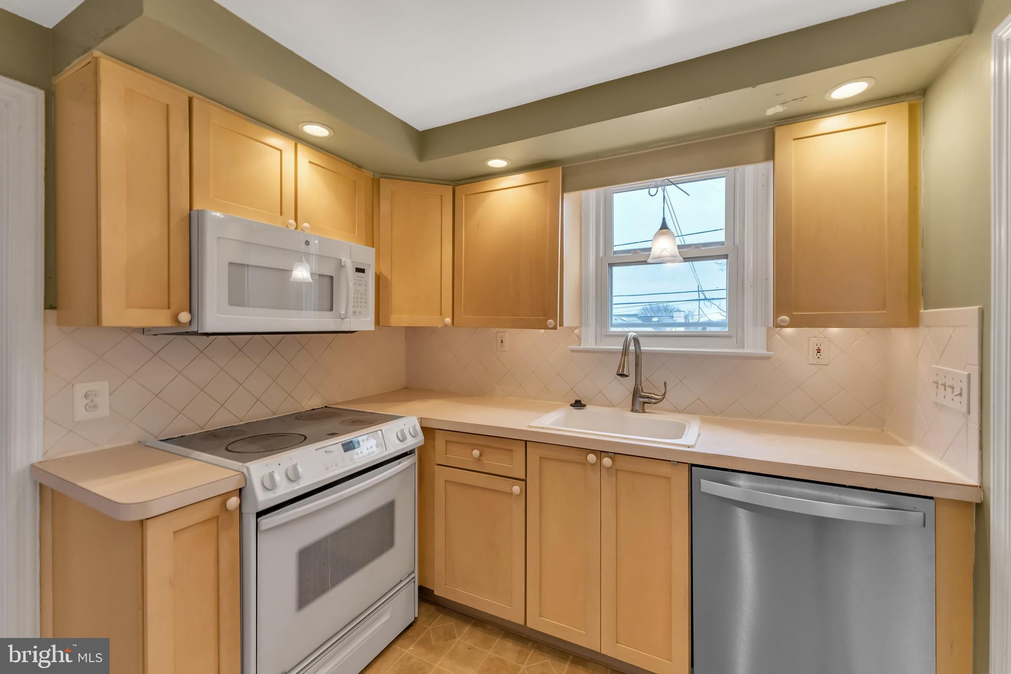 216 Homestead Road Wayne, PA 19087 - Photo 14 of 21 Kitchen