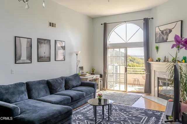 $484,000 | 2803 Antonio Drive, Unit 304, Camarillo, CA 93010