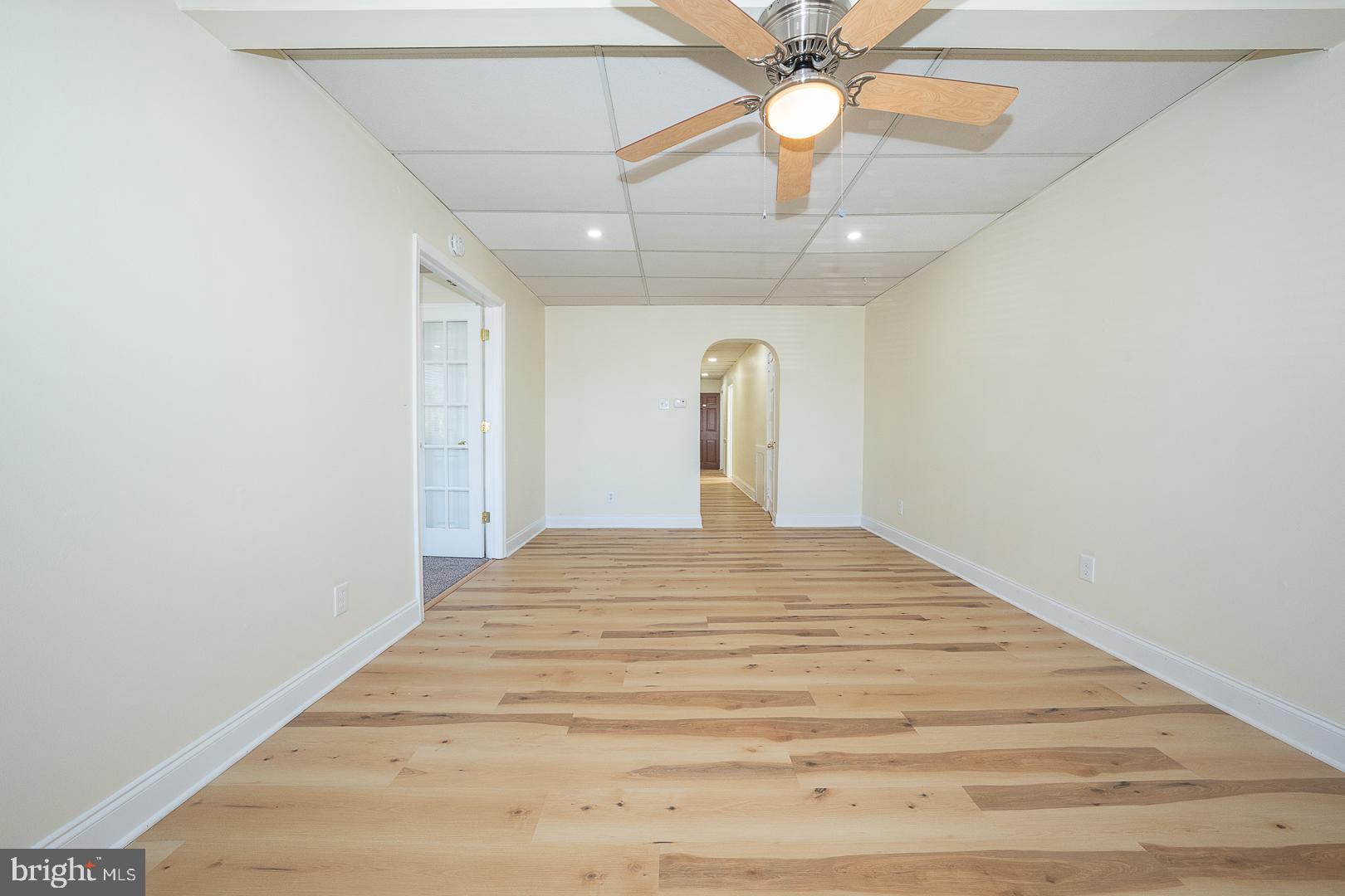 1 South Valley Road, Unit 201 Paoli, PA 19301 - Photo 2 of 26 Bright & Light Living Room