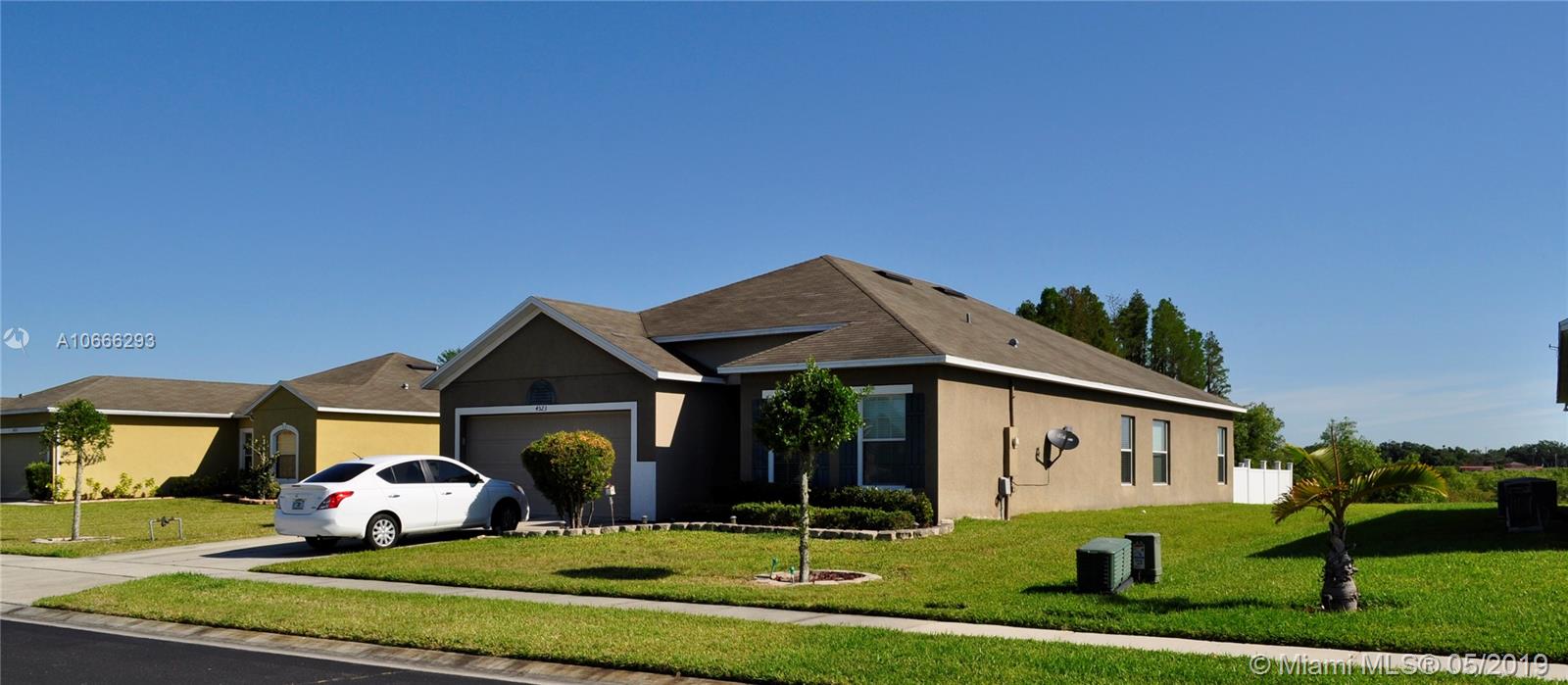 4523 MacKenzie Way Kissimmee, FL 34758 - Photo 2 of 14
