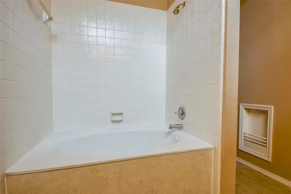 $1,895 | 2406 Weatherby Drive, Mesquite, TX 75181