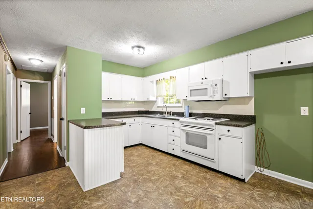 $239,000 | 130 Pike Lane, Caryville, TN 37714