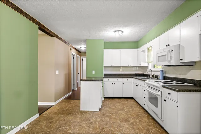 $239,000 | 130 Pike Lane, Caryville, TN 37714