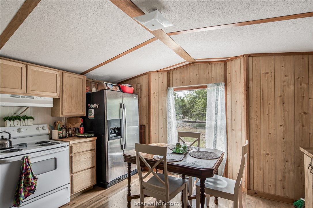 497 Blackberry Road Somerville, TX 77879 - Photo 5 of 22