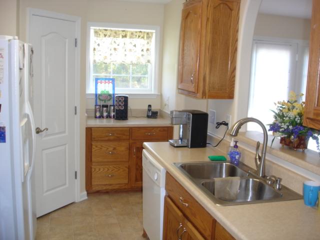 1662 John Sharp Road Spring Hill, TN 37174 - Photo 7 of 16 Nice useable kitchen with pantry