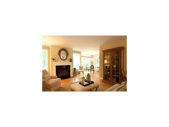 15 Springwood Way, Unit 37 Manchester, NH 03102 - Photo 12 of 14 Gallery Image 12