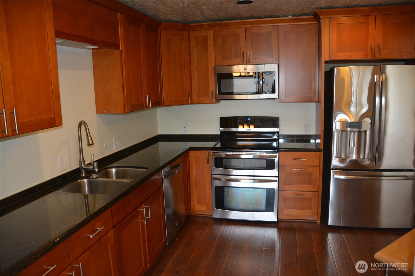 1070 5th Avenue South, Unit 307 Edmonds, WA 98020 - Photo 4 of 21