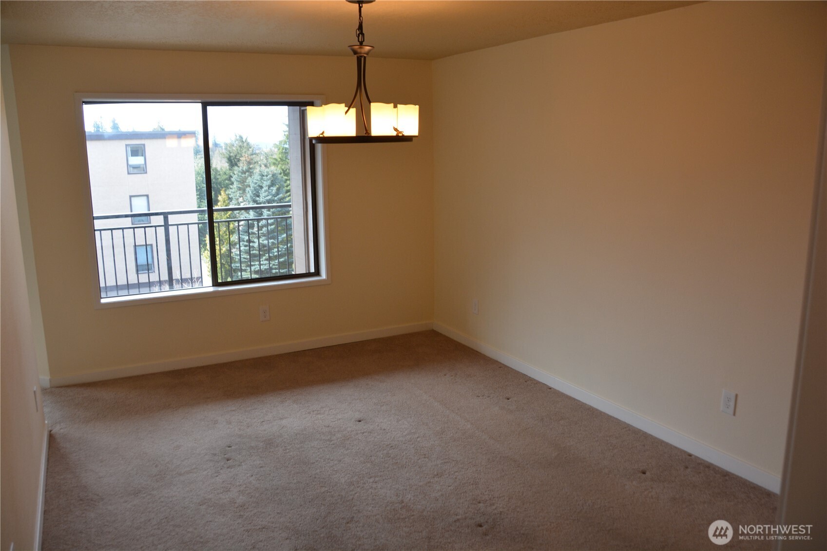 1070 5th Avenue South, Unit 307 Edmonds, WA 98020 - Photo 7 of 21