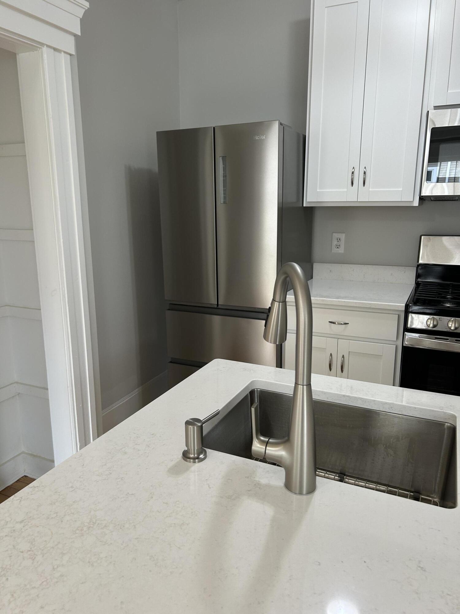 9 Parris Street, Unit 2 Portland, ME 04101 - Photo 7 of 15 IMG_9729