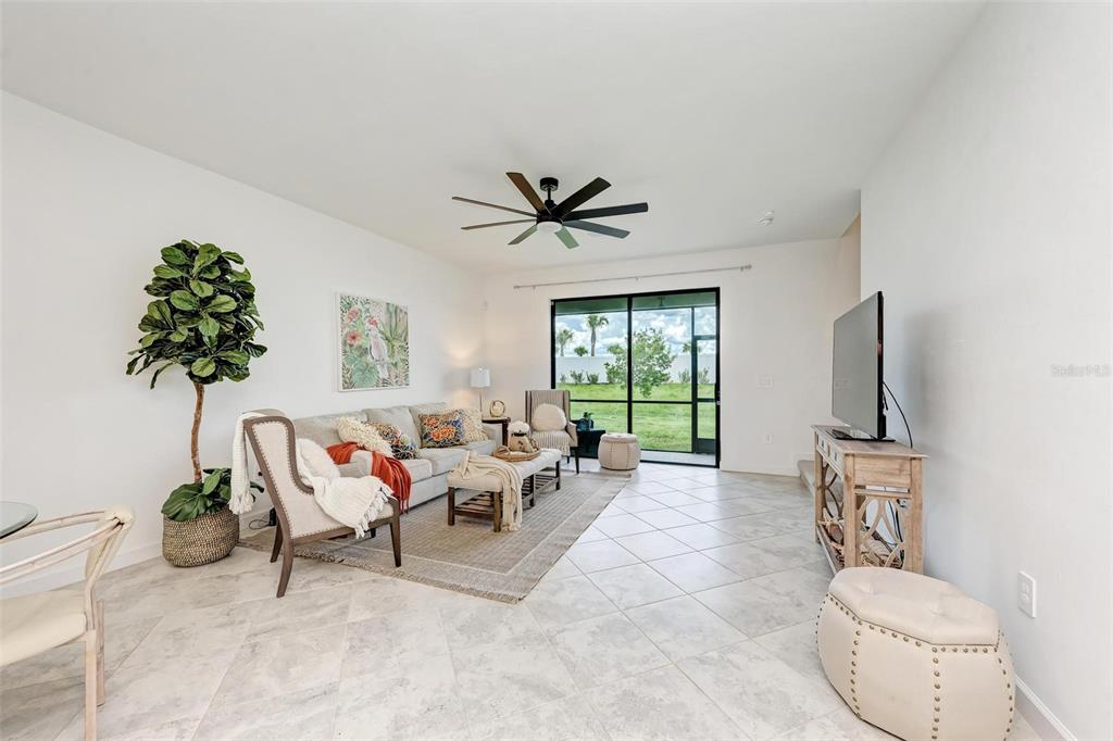 15216 Lyla Terrace Lakewood Ranch, FL 34211 - Photo 5 of 34