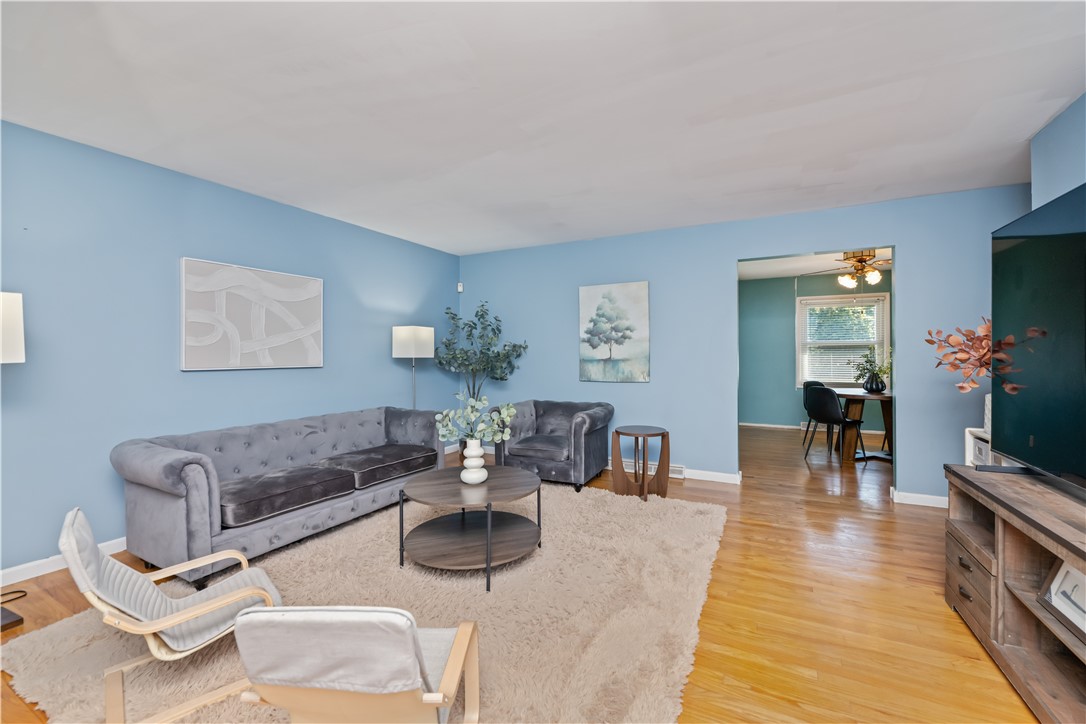 190 Duxbury Road Greece, NY 14626 - Photo 3 of 23