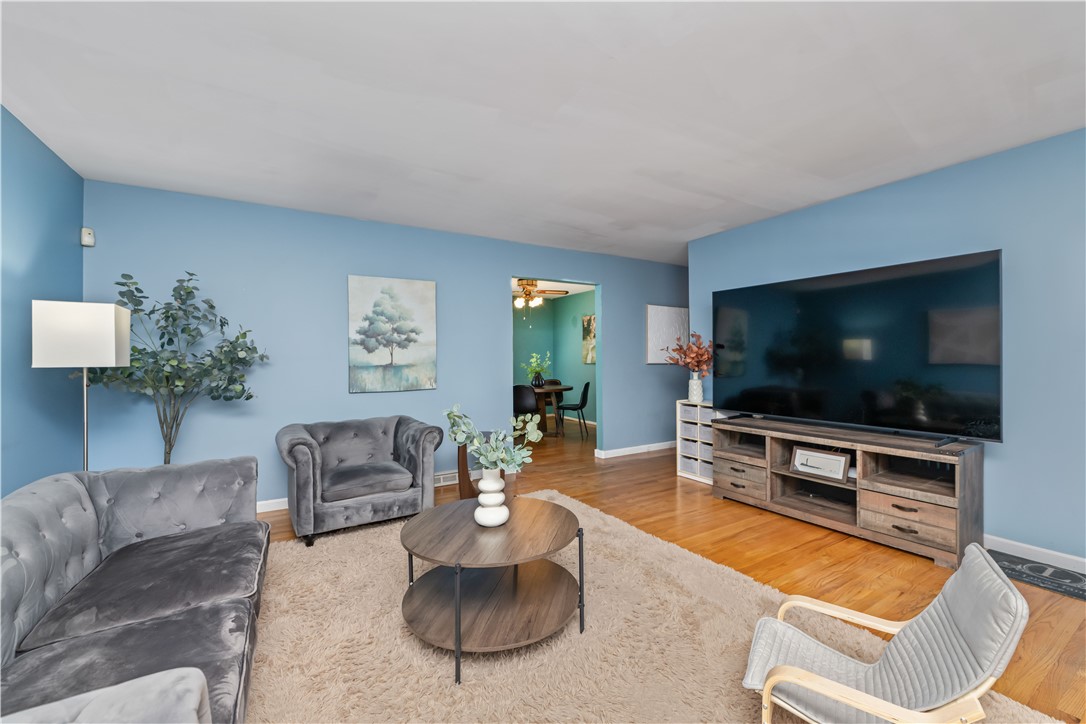 190 Duxbury Road Greece, NY 14626 - Photo 4 of 23