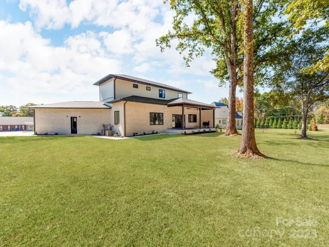 a front view of house with yard