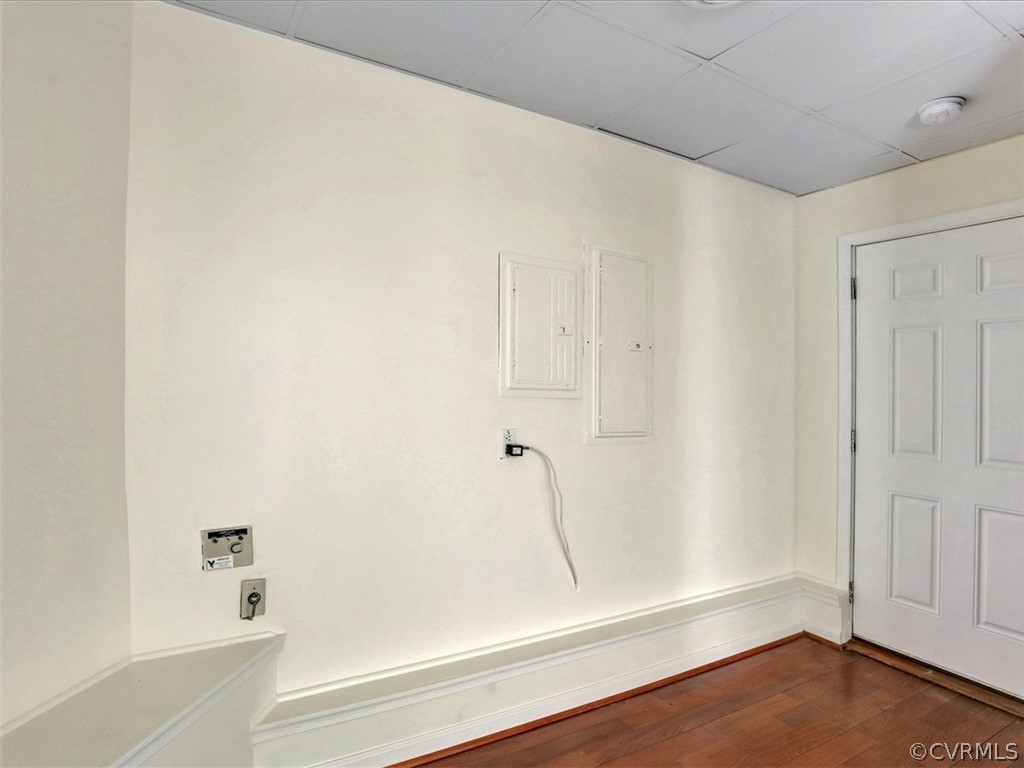 9201 Cattail Road Chesterfield, VA 23838 - Photo 21 of 35 a bathroom with a bathtub