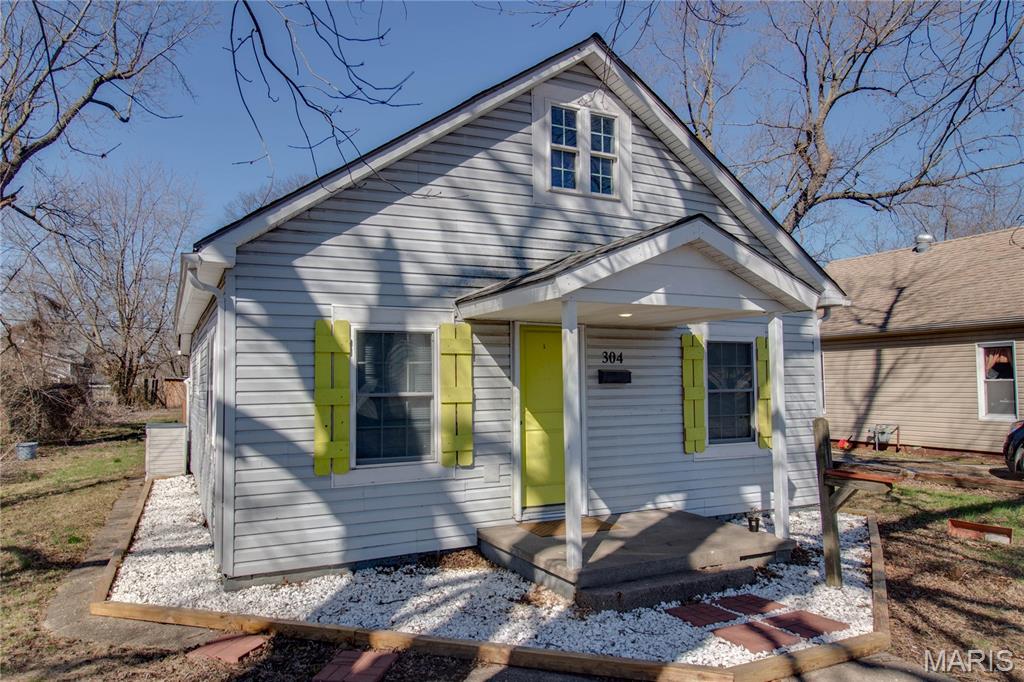 304 Francis Street Gillespie, IL 62033 - Photo 2 of 29