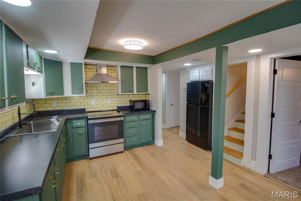 304 Francis Street Gillespie, IL 62033 - Photo 8 of 29