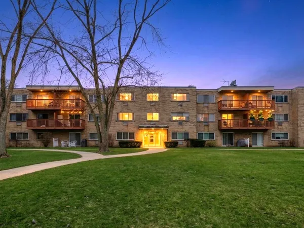 $199,900 | 726 Dempster Street, Unit 206, Mount Prospect, IL 60056