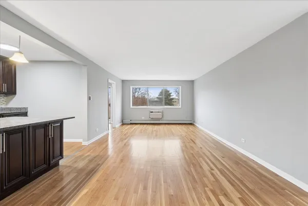 $199,900 | 726 Dempster Street, Unit 206, Mount Prospect, IL 60056