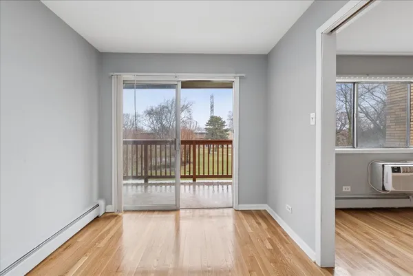 $199,900 | 726 Dempster Street, Unit 206, Mount Prospect, IL 60056