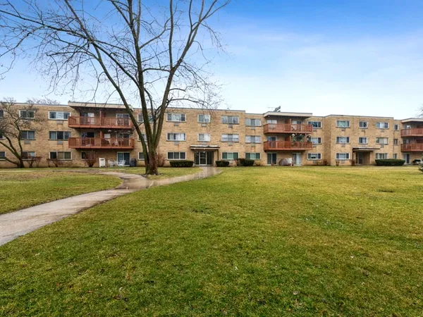 $199,900 | 726 Dempster Street, Unit 206, Mount Prospect, IL 60056