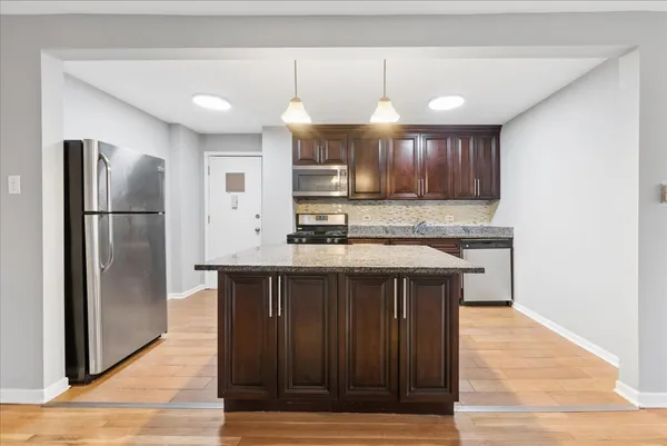 $199,900 | 726 Dempster Street, Unit 206, Mount Prospect, IL 60056