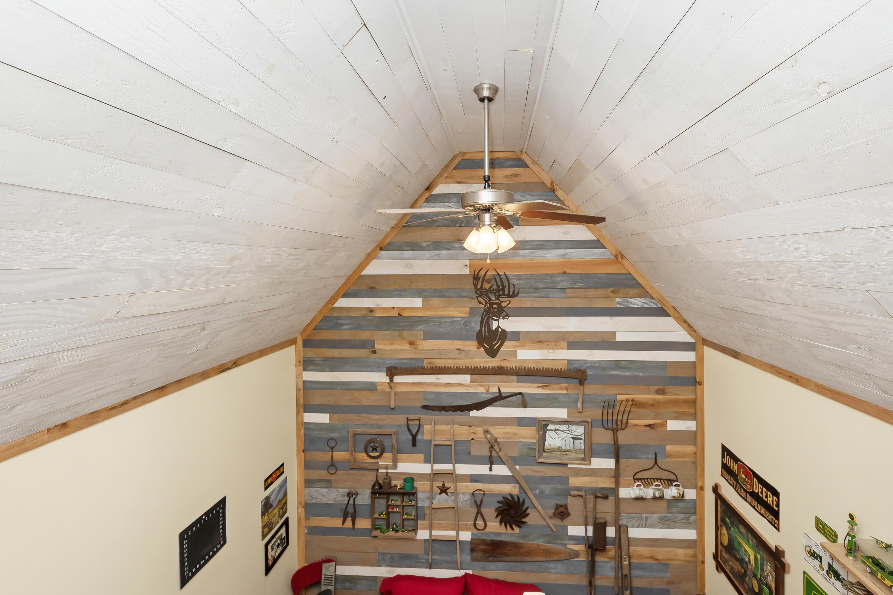 5173 Pleasant Chapel Road Southeast Newark, OH 43056 - Photo 71 of 118 69-Cabin-Interior