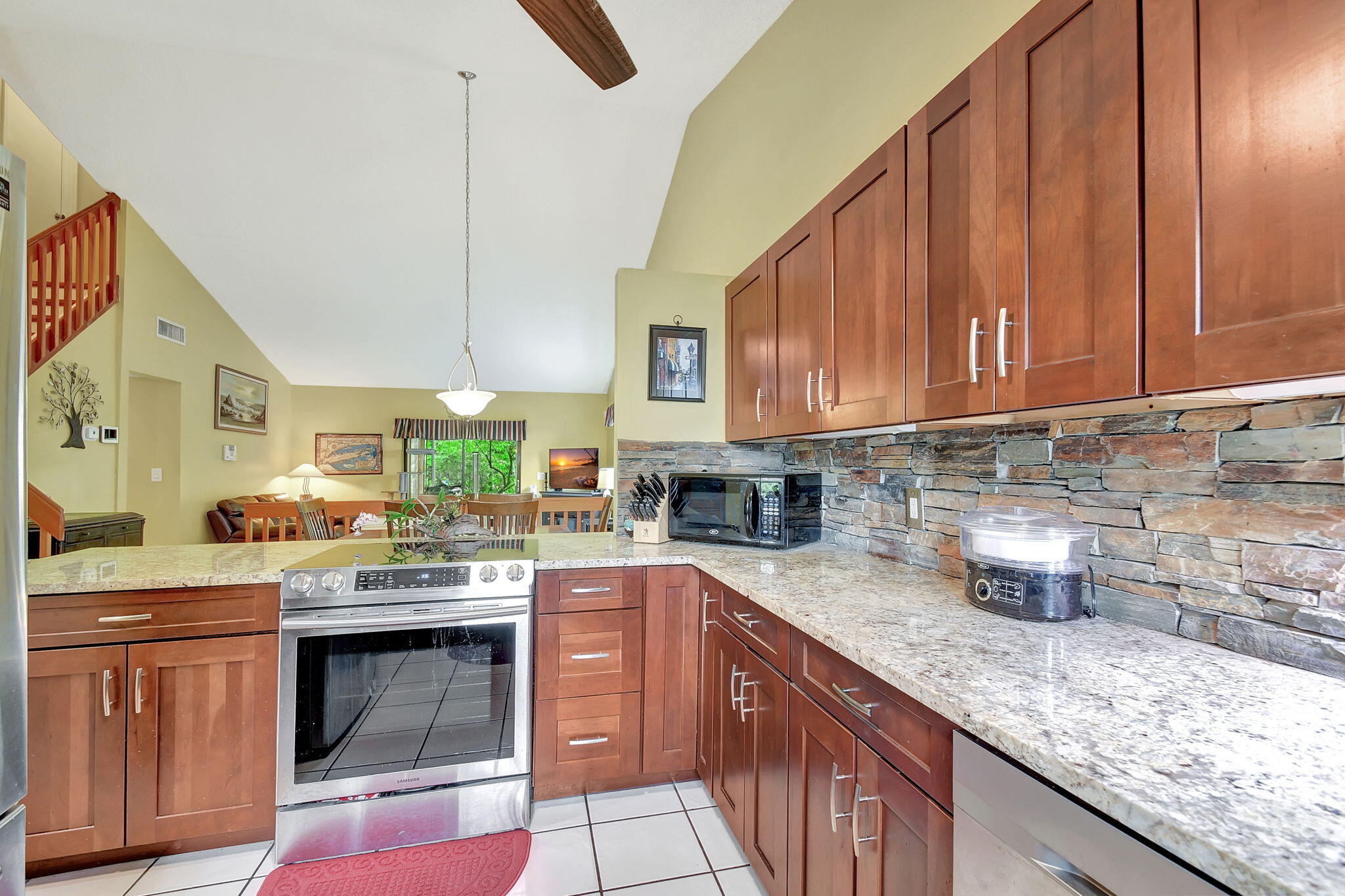 123 Buttonwood Circle Boynton Beach, FL 33436 - Photo 6 of 32 7-web-or-mls-House (7)