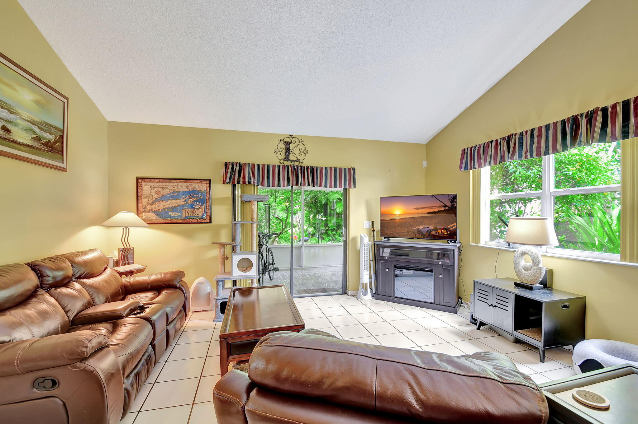 123 Buttonwood Circle Boynton Beach, FL 33436 - Photo 10 of 32 11-web-or-mls-House (11)