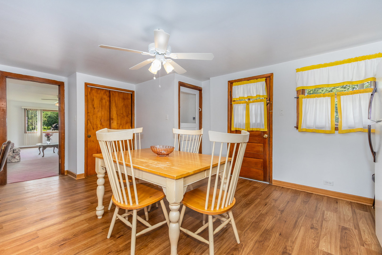 95 West 34th Street Steger, IL 60475 - Photo 13 of 21 a view of a dining room with furniture and wooden floor