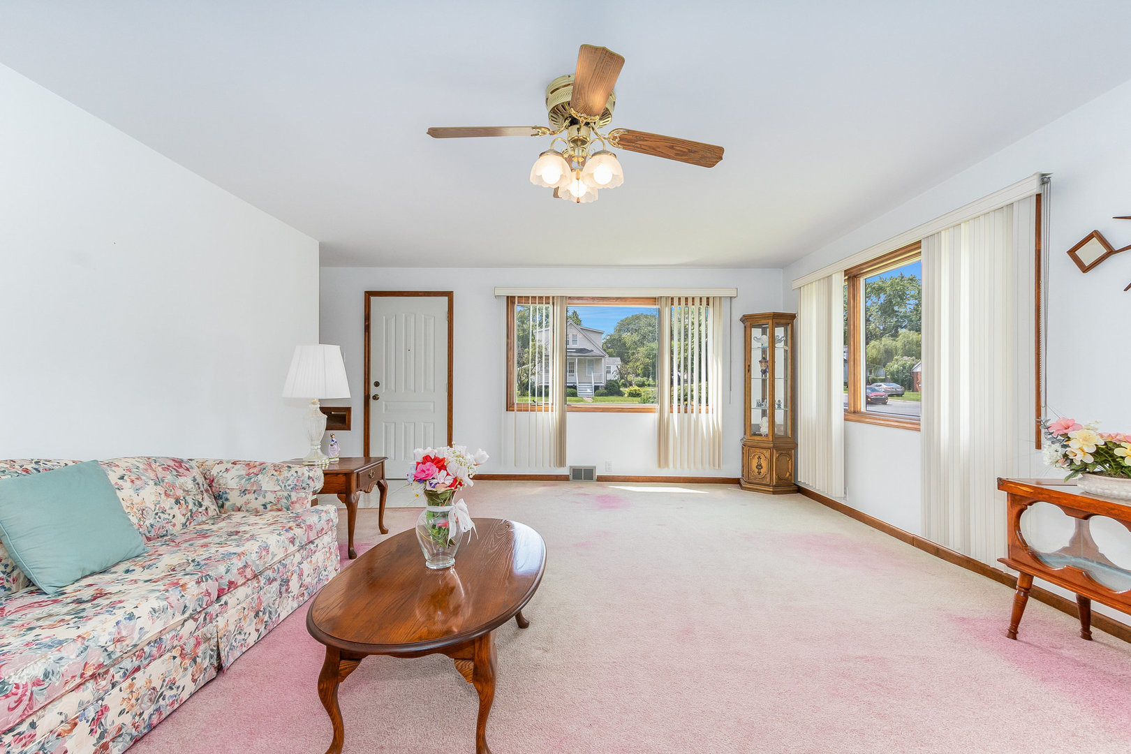 95 West 34th Street Steger, IL 60475 - Photo 5 of 21 a living room with furniture and a large window