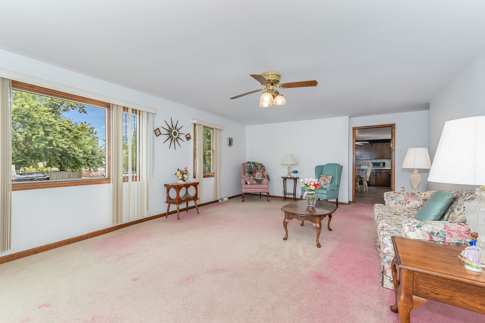 95 West 34th Street Steger, IL 60475 - Photo 8 of 21 a view of a livingroom with furniture and a window