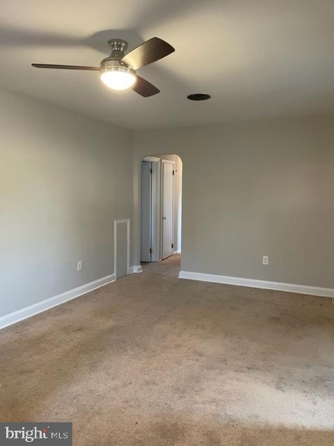 32 Evergreen Circle Dover, DE 19901 - Photo 8 of 13 Living Room