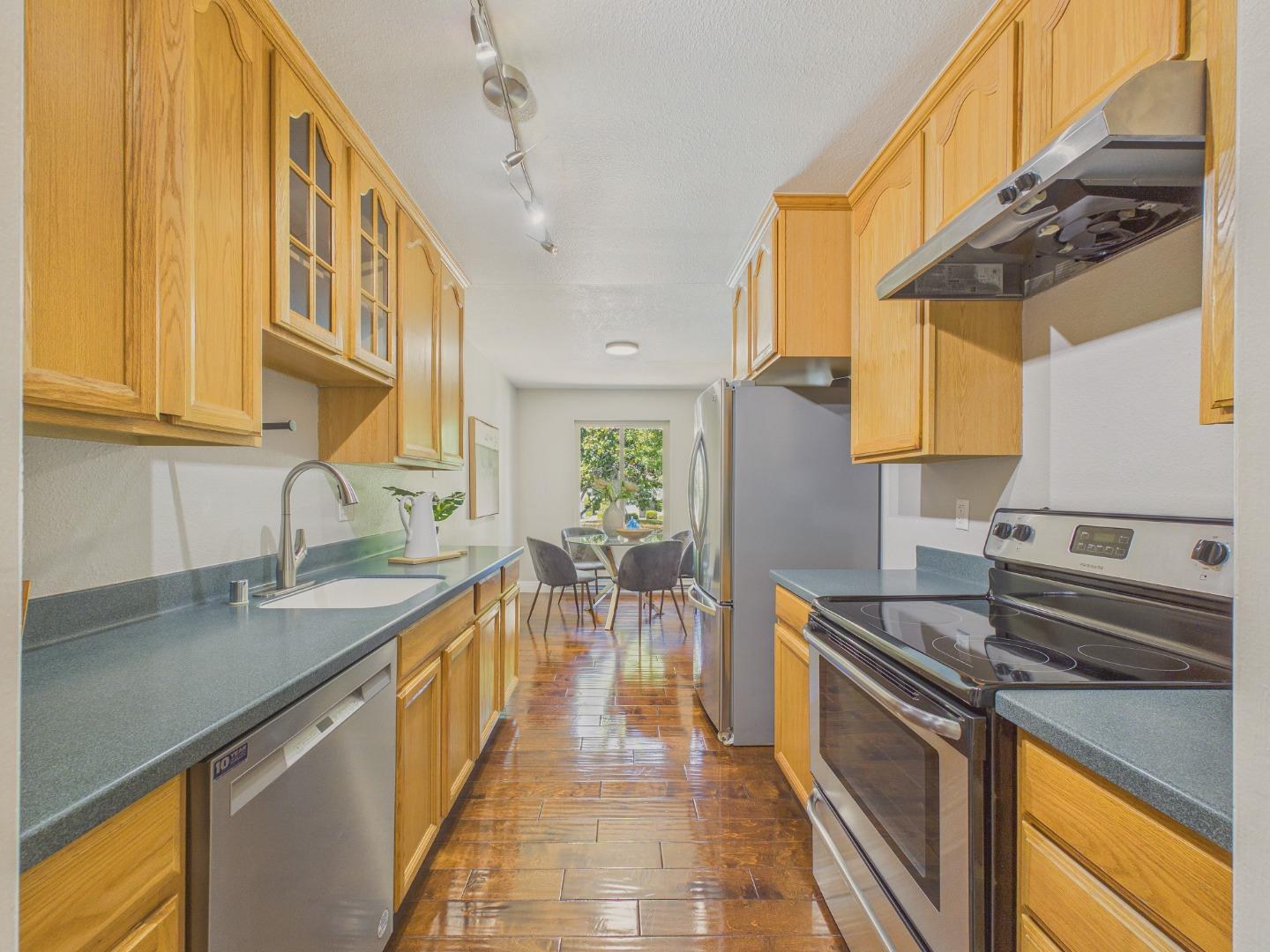 264 North Whisman Road, Unit 13 Mountain View, CA 94043 - Photo 10 of 24