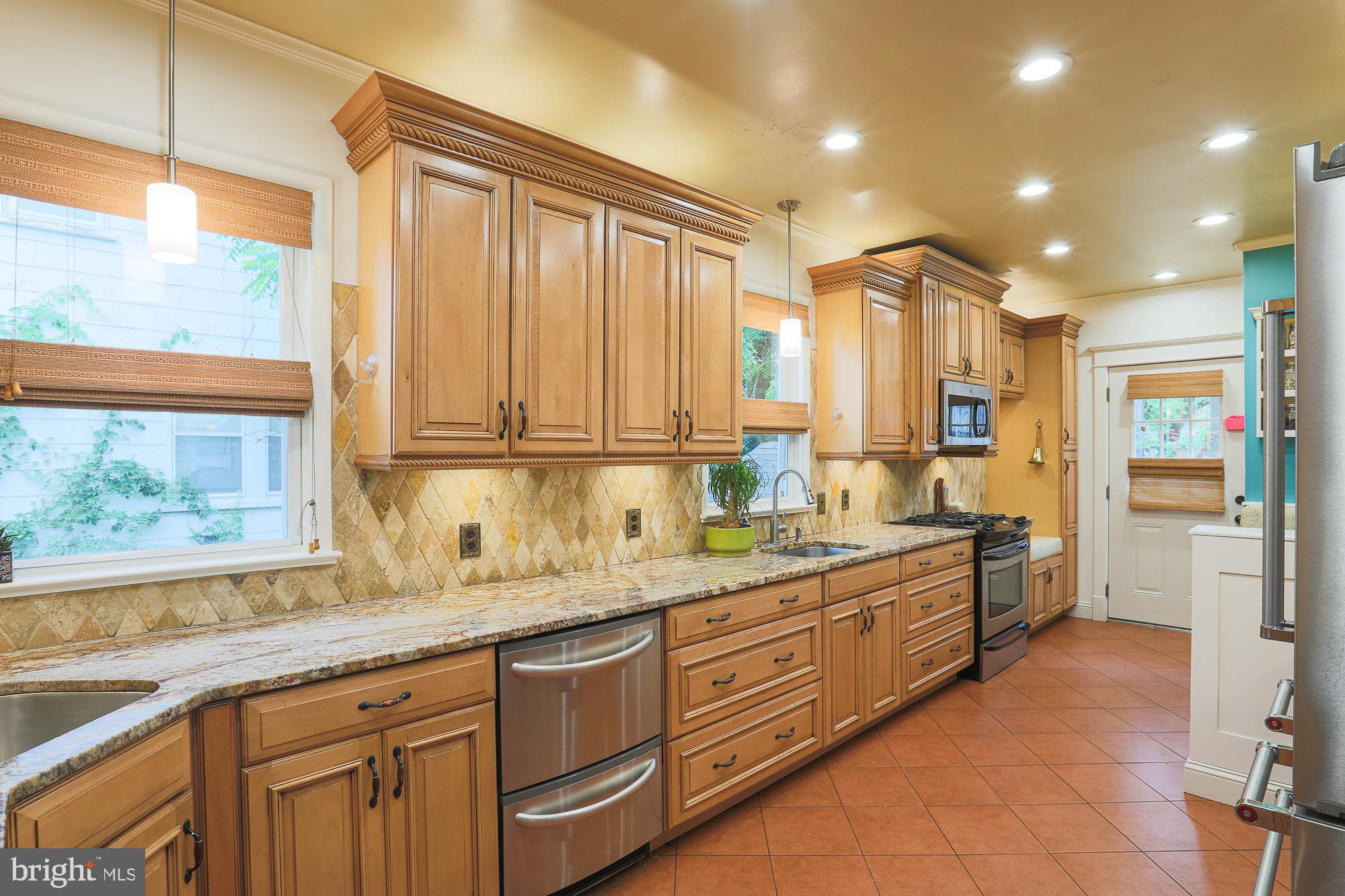 4009 Pinkney Road Baltimore, MD 21215 - Photo 9 of 27 Gallery Image 9