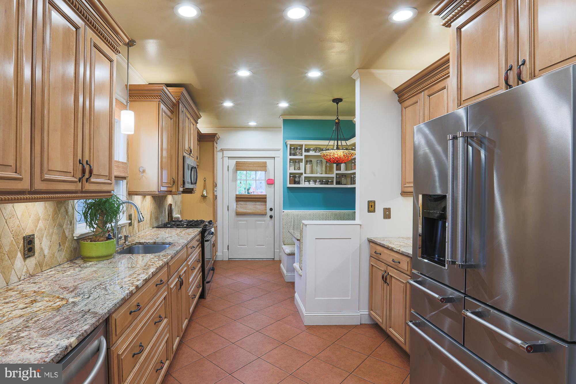 4009 Pinkney Road Baltimore, MD 21215 - Photo 10 of 27 Gallery Image 10