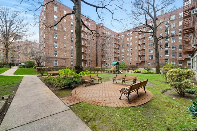 $289,000 | 72-81 113th Street, Unit 6T | Forest Hills