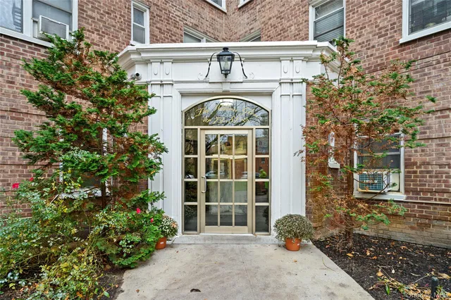 $289,000 | 72-81 113th Street, Unit 6T | Forest Hills