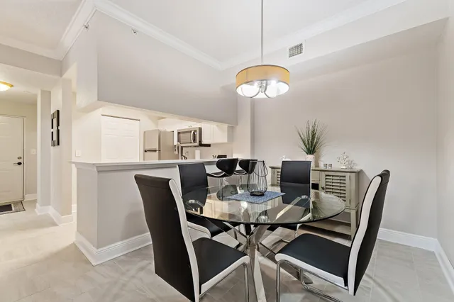 $2,500 | 2809 Amalei Drive, Unit 203, Palm Beach Gardens, FL 33410