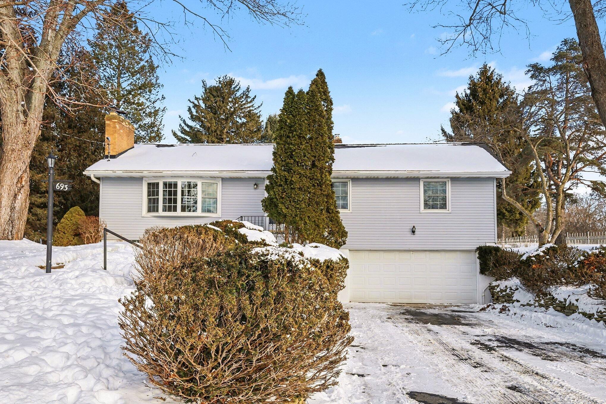 693 Leo Road Jackson, MI 49203 - Photo 3 of 30 2