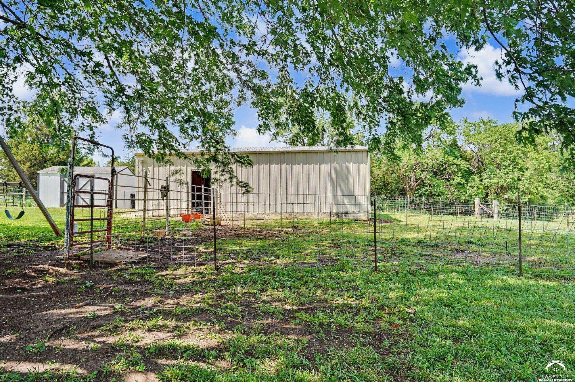 1748 East 800 Road Lawrence, KS 66049 - Photo 32 of 56