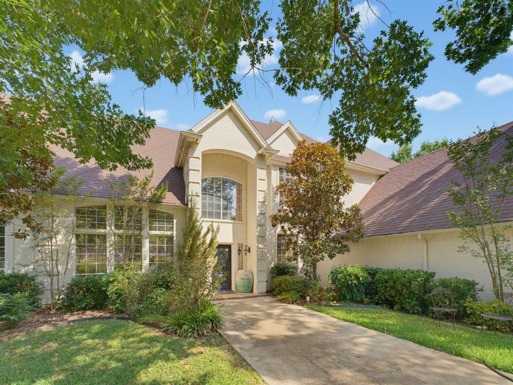 121 Comanche Moon Court Decatur, TX 76234 - Photo 4 of 38 Gallery Image 4
