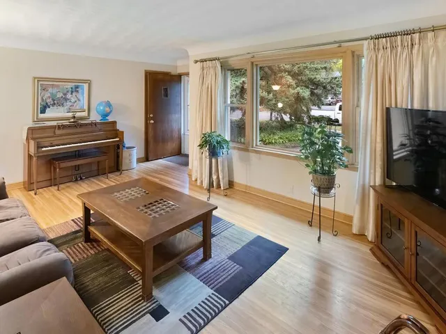 $465,000 | 1075 St Paul Avenue, St. Paul, MN 55116