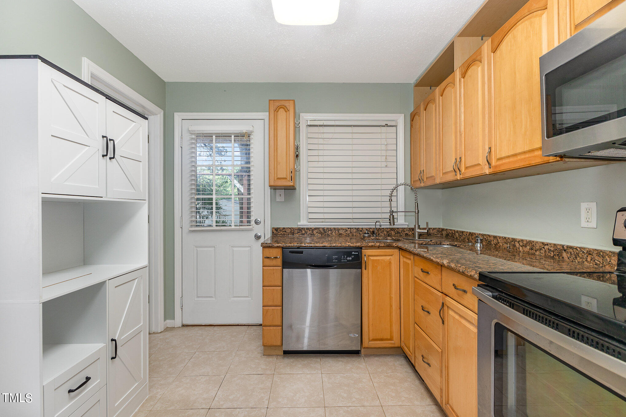 2464 Milburnie Road Raleigh, NC 27610 - Photo 9 of 20 007_cy1a3986-edit