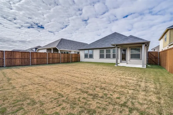 $2,350 | 6127 Tawakoni Lane, Royse City, TX 75189